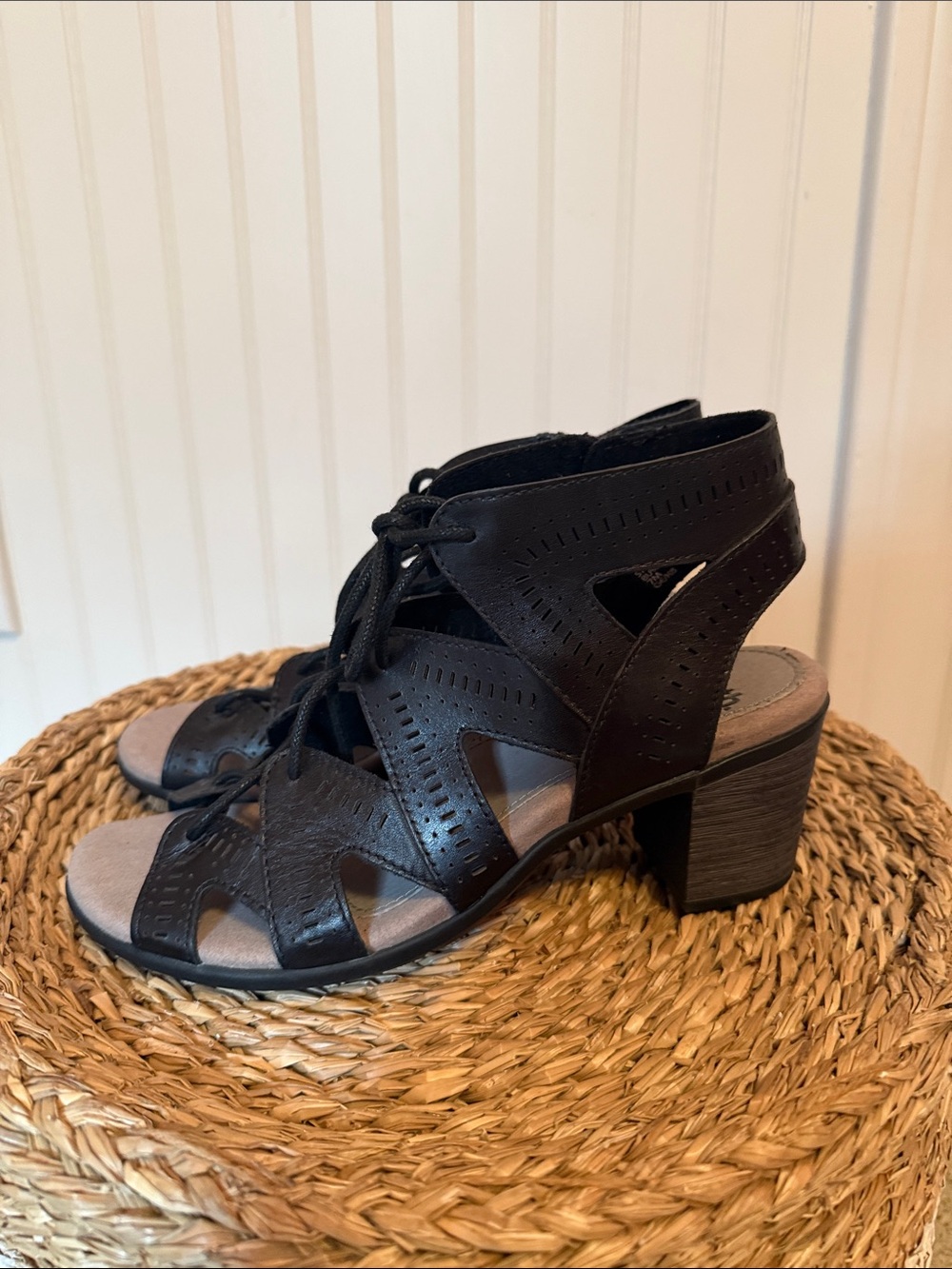 Women's Earth Steph Mali Black Lace-Up Chunky Heel Sandals - NWOB